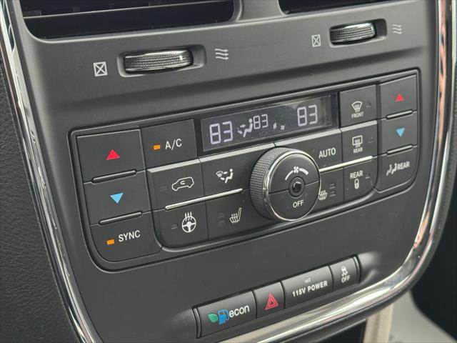 2015 Chrysler Town & Country Touring-L