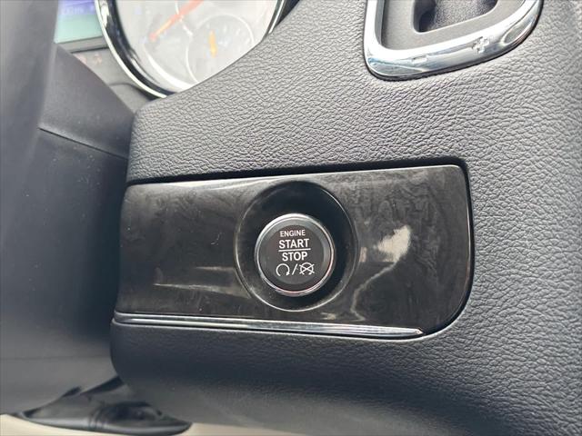2015 Chrysler Town & Country Touring-L