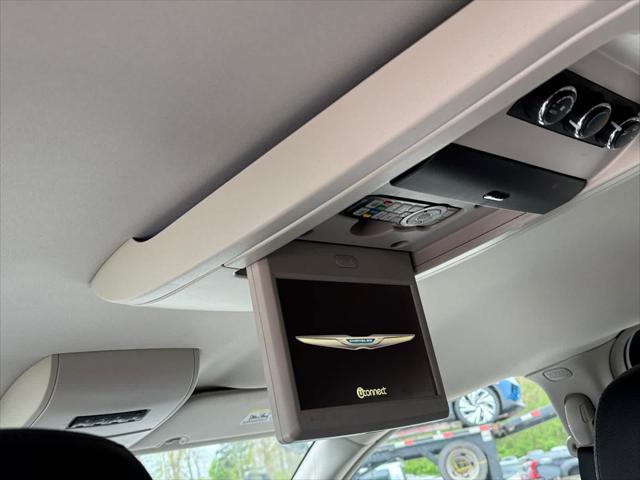 2015 Chrysler Town & Country Touring-L