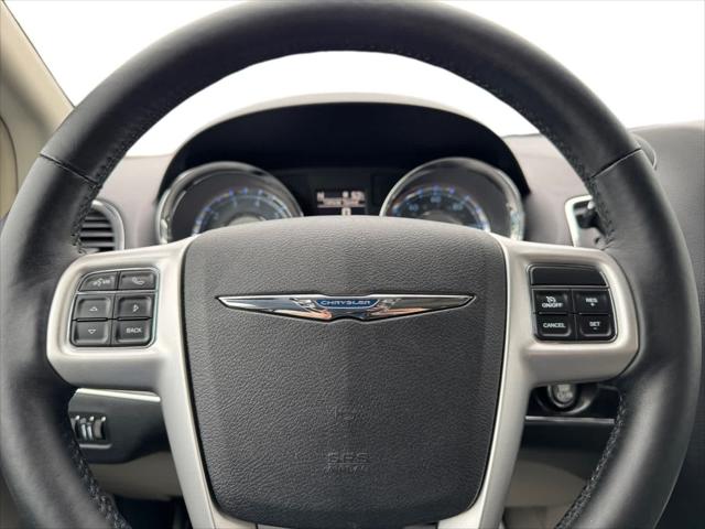 2015 Chrysler Town & Country Touring-L
