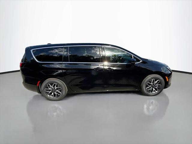 2027 Chrysler Pacifica PACIFICA LIMITED