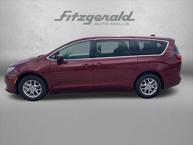 2023 Chrysler Voyager LX