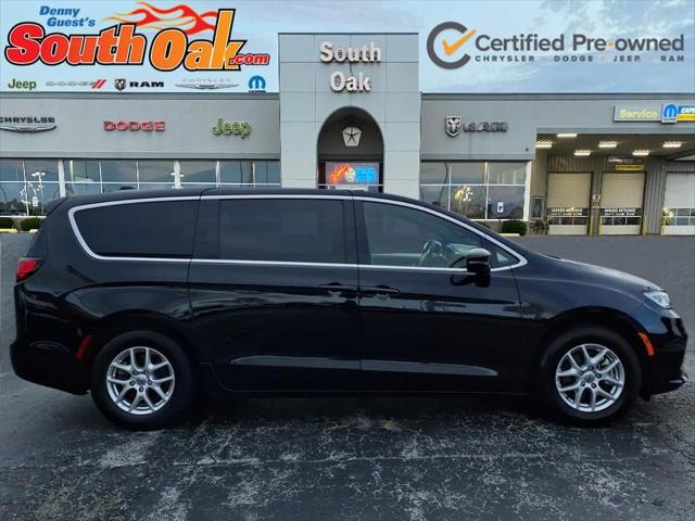 2025 Chrysler Pacifica Select
