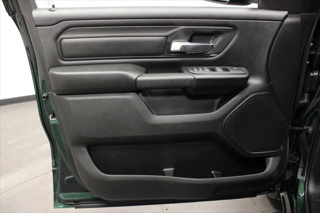 2026 Ram 1500 Express Crew Cab 4x4 5'7" Box
