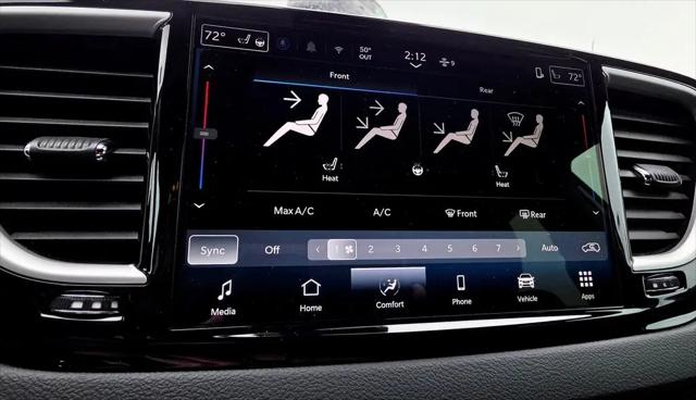 2025 Chrysler Pacifica Select
