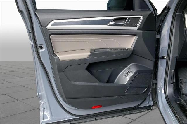 2023 Volkswagen Atlas Cross Sport 3.6L V6 SEL Premium R-Line
