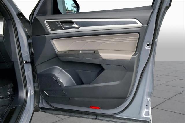 2023 Volkswagen Atlas Cross Sport 3.6L V6 SEL Premium R-Line