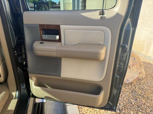 2004 Ford F-150 LARIAT