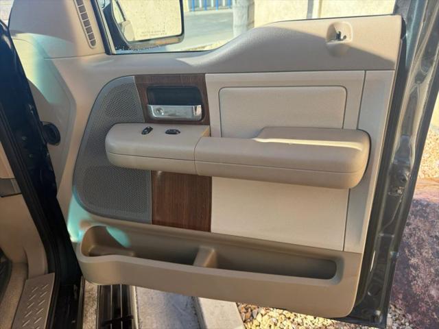 2004 Ford F-150 LARIAT