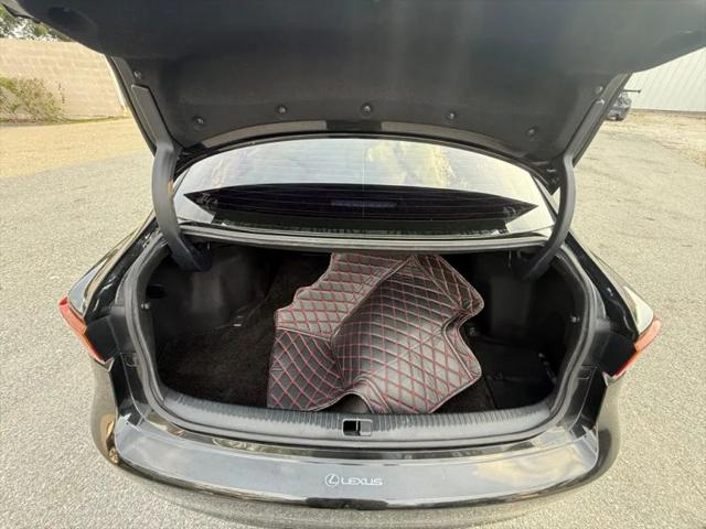 2018 Lexus IS 300 300