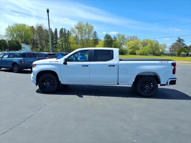 2023 Chevrolet Silverado 1500 4WD Crew Cab Standard Bed Custom