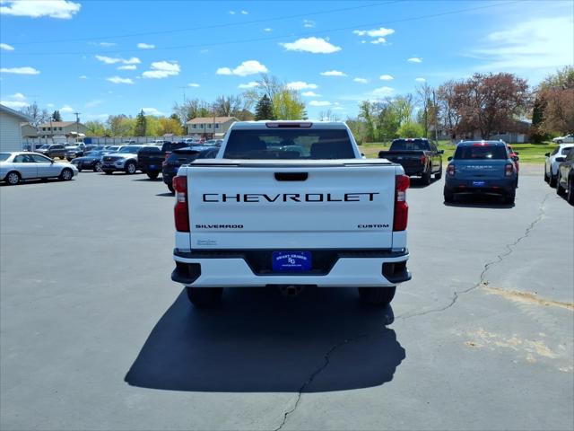 2023 Chevrolet Silverado 1500 4WD Crew Cab Standard Bed Custom