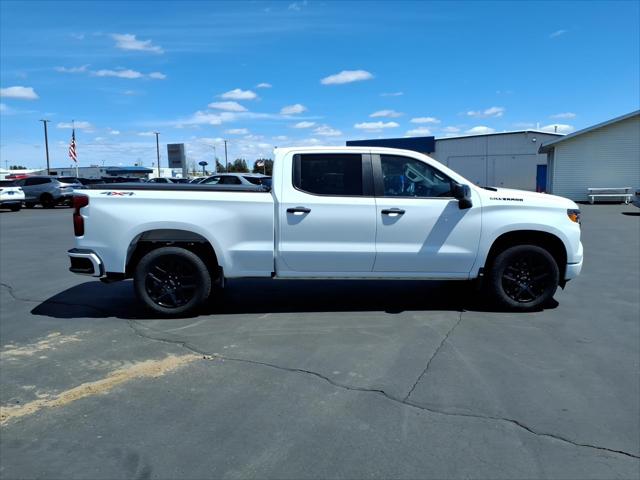 2023 Chevrolet Silverado 1500 4WD Crew Cab Standard Bed Custom