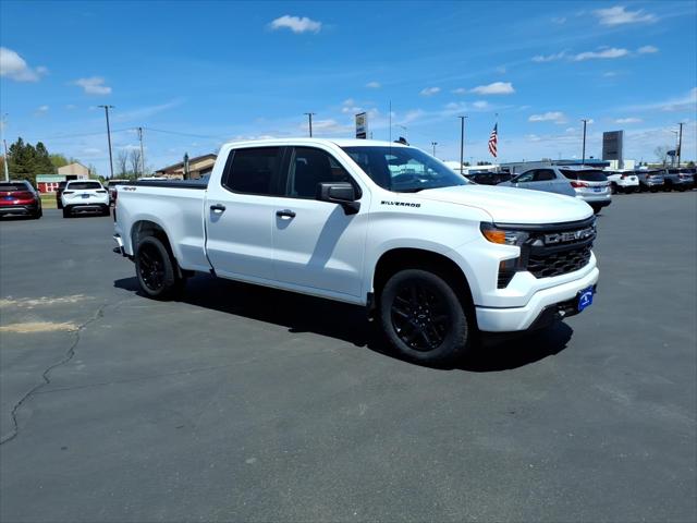 2023 Chevrolet Silverado 1500 4WD Crew Cab Standard Bed Custom