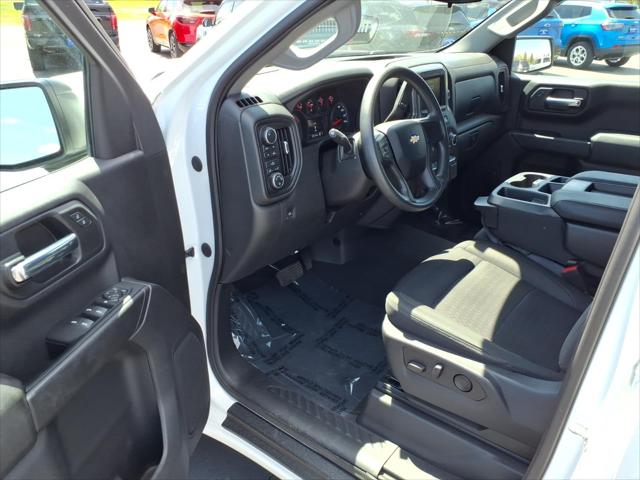 2023 Chevrolet Silverado 1500 4WD Crew Cab Standard Bed Custom