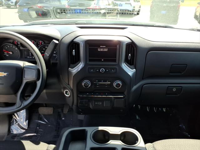 2023 Chevrolet Silverado 1500 4WD Crew Cab Standard Bed Custom