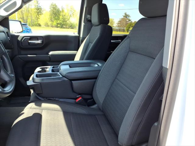 2023 Chevrolet Silverado 1500 4WD Crew Cab Standard Bed Custom