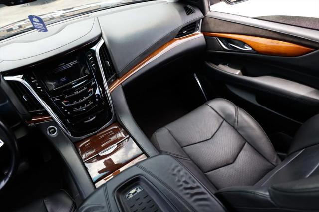 2016 Cadillac Escalade Standard