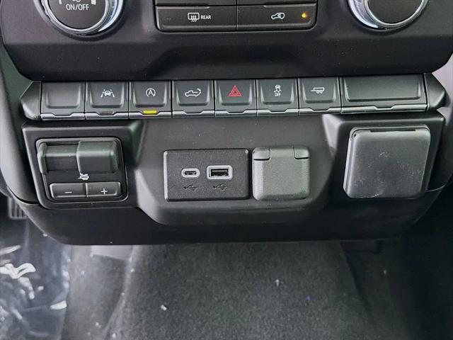 2026 Chevrolet Silverado 1500 2WD Crew Cab Short Bed Custom