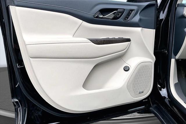2023 GMC Acadia AWD Denali