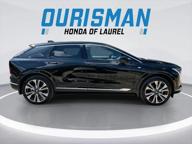 2025 Cadillac iQ Luxury 2 AWD