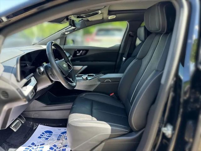 2025 Cadillac iQ Luxury 2 AWD