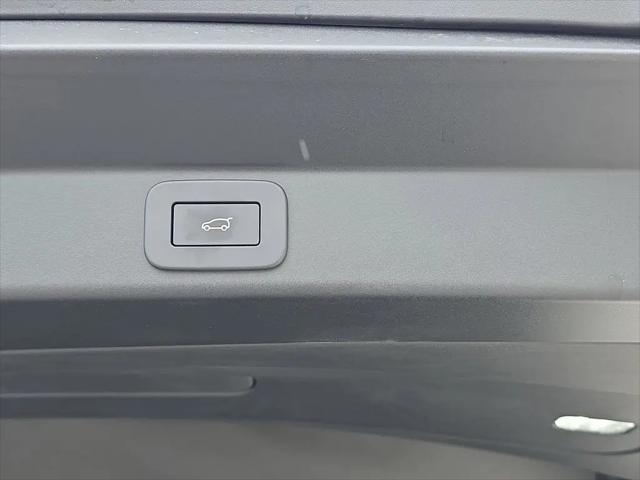 2026 Land Rover Range Rover Sport P360 SE