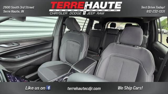 2024 Jeep Grand Cherokee L Laredo 4x4
