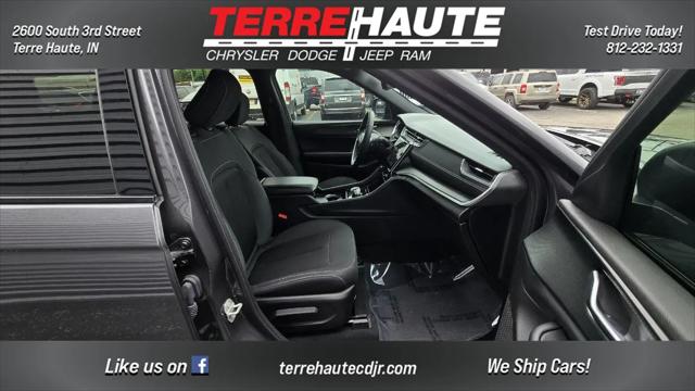2024 Jeep Grand Cherokee L Laredo 4x4