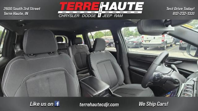 2024 Jeep Grand Cherokee L Laredo 4x4