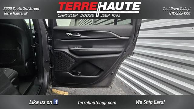2024 Jeep Grand Cherokee L Laredo 4x4