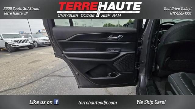 2024 Jeep Grand Cherokee L Laredo 4x4