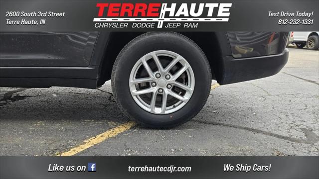 2024 Jeep Grand Cherokee L Laredo 4x4