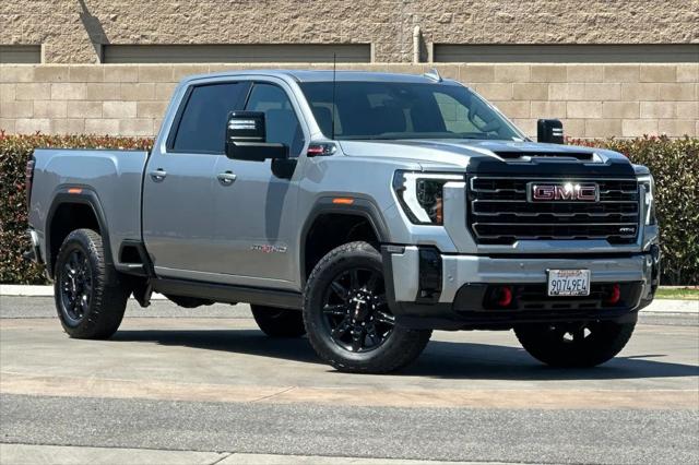 2025 GMC Sierra 2500HD 4WD Crew Cab Standard Bed AT4