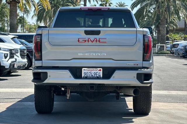 2025 GMC Sierra 2500HD 4WD Crew Cab Standard Bed AT4