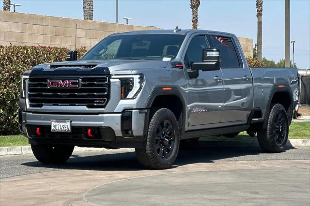 2025 GMC Sierra 2500HD 4WD Crew Cab Standard Bed AT4