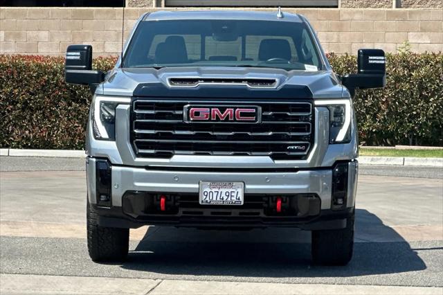 2025 GMC Sierra 2500HD 4WD Crew Cab Standard Bed AT4