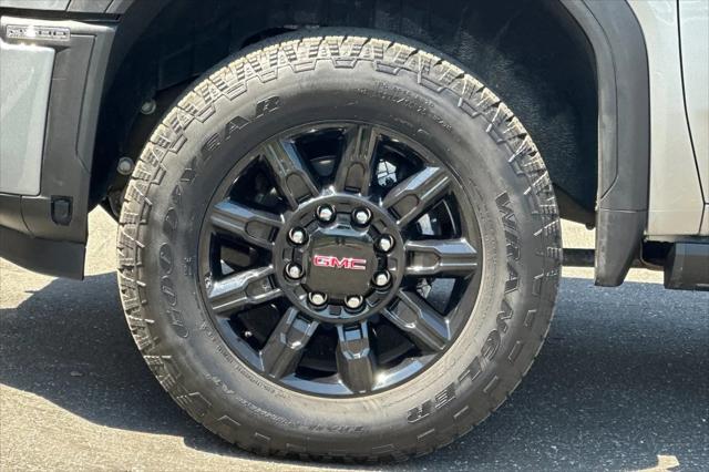 2025 GMC Sierra 2500HD 4WD Crew Cab Standard Bed AT4