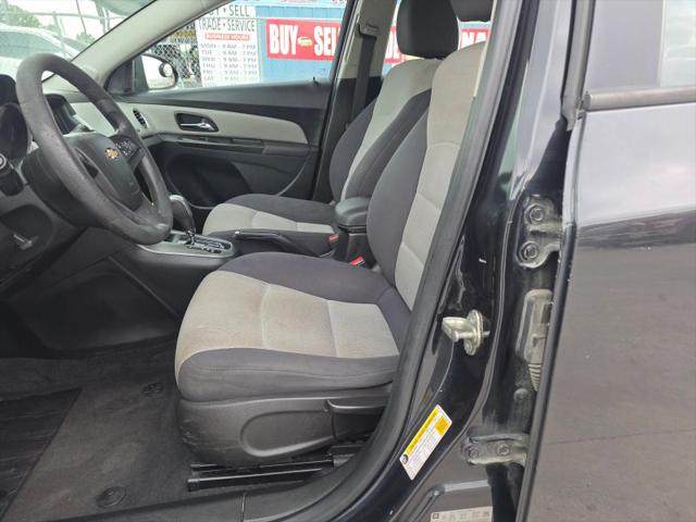 2013 Chevrolet Cruze LS Auto