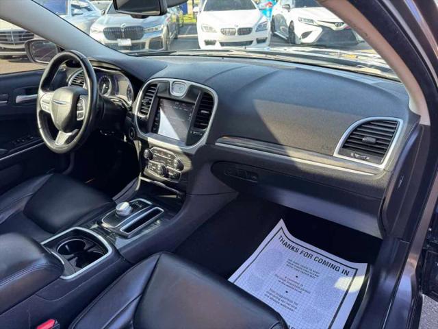 2022 Chrysler 300 Touring L AWD