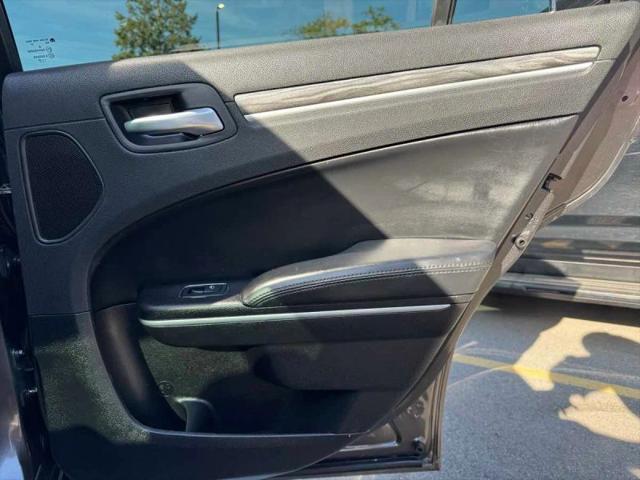 2022 Chrysler 300 Touring L AWD