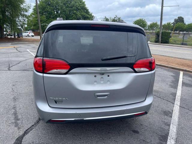 2017 Chrysler Pacifica Touring-L