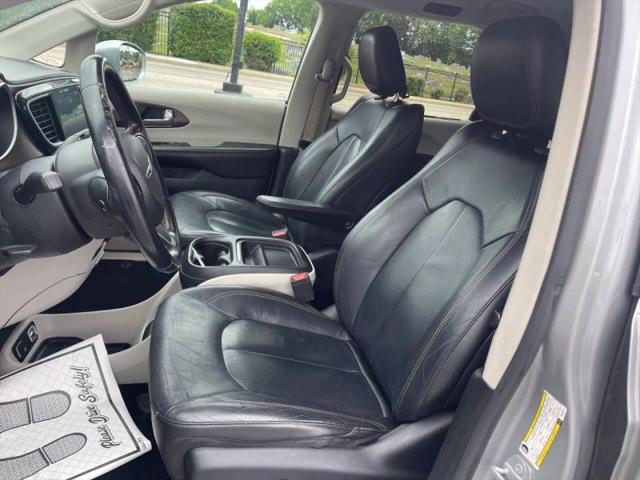 2017 Chrysler Pacifica Touring-L