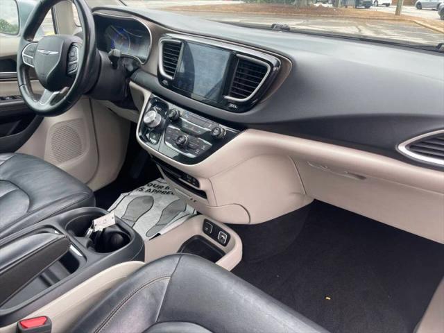 2017 Chrysler Pacifica Touring-L