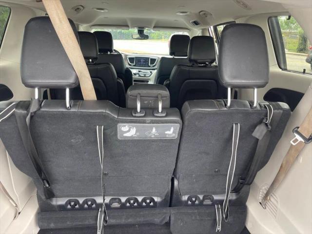 2017 Chrysler Pacifica Touring-L