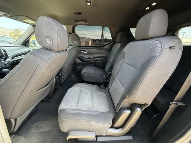 2023 Chevrolet Traverse FWD LT Cloth