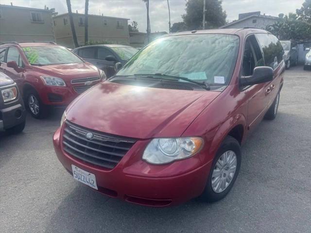 2006 Chrysler Town & Country LX