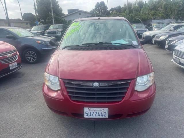 2006 Chrysler Town & Country LX