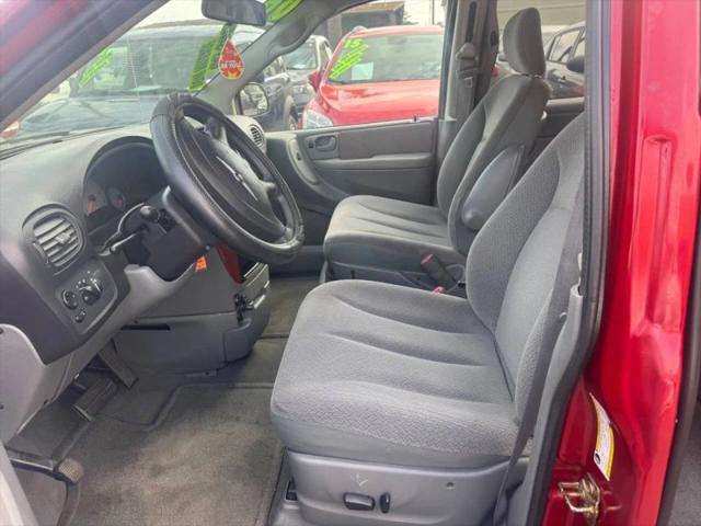 2006 Chrysler Town & Country LX