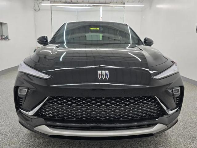 2025 Buick NV Avenir FWD